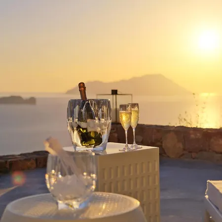 Odyssey Rock Milos Sunset * Plaka (Milos)