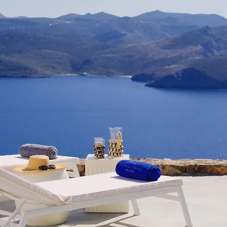 Odyssey Rock Milos Sunset * פלאקה