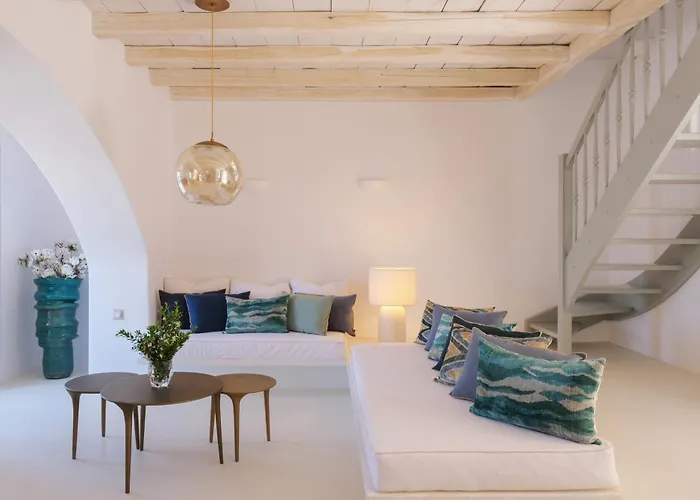 Odyssey Rock Milos Sunset Daire Plaka (Milos)